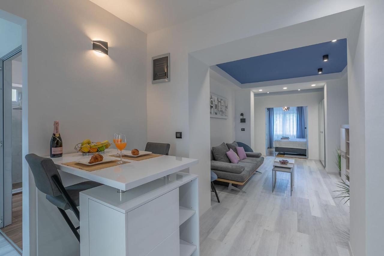 Arena Blue Dream - Modern Apartment With Terrace Pula Exterior photo